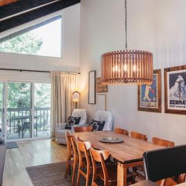 'Chillside Chalet' Modern West Vail Townhouse!,位于范尔的酒店