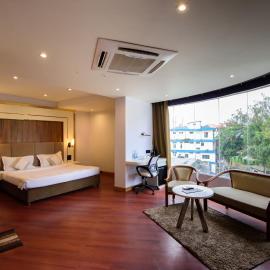 Emerald Hotel，位于艾藻尔的酒店