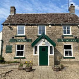 The Fox Inn,位于Hawkesbury的酒店