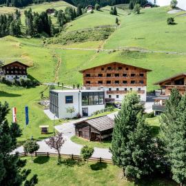 Das Unterrain Lifestyle Hotel，位于德弗雷根谷地圣雅各布的酒店