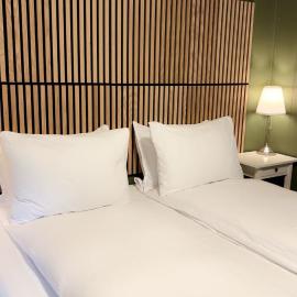 Spacious 3BR Apartment - Fast Wi-Fi - Free Parking - Near Oslo Airport & City - Les Homes，位于Gjerdrum的酒店