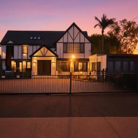 Cielo Flaxton, Newly Renovated Luxury Accommodation with Ocean and Iconic Views，位于Flaxton的酒店