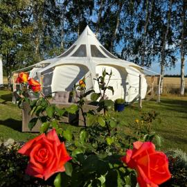 Romantik Luxus Glamping 4，位于Idestrup的酒店