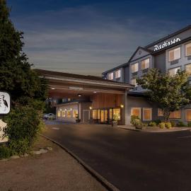Radisson Hotel Portland Airport，位于波特兰的酒店