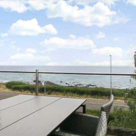 6797-Allinge-Nordre-Strandvej-127，位于阿灵厄的酒店