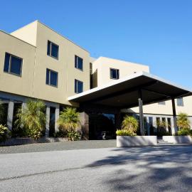 Golden Pebble Hotel，位于Wantirna的酒店