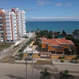 Departamento excelente vista y ubicación en Tonsupa，位于通苏帕的酒店