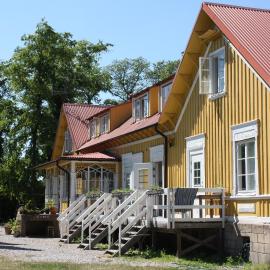 Gula Hönan Guest House，位于Ronehamn的酒店