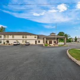 Super 8 by Wyndham Bellefontaine，位于Bellefontaine的酒店