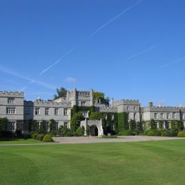 West Dean College，位于West Dean的酒店