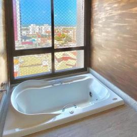 DUPLEX com Hidromassagem total de 02 QUARTOS e Vista MAR，位于阿拉卡茹的酒店