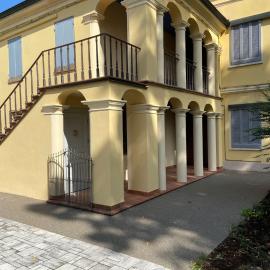 B e B Villa Livia，位于Rolo的酒店