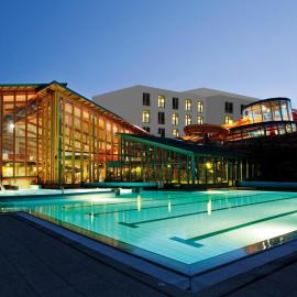 WONNEMAR Resort-Hotel Wismar，位于维斯马的酒店