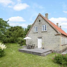20615-Samso-Tanderup-Hovedgade-15-A，位于Onsbjerg的酒店