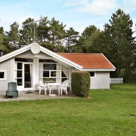 4 star holiday home in Rødby，位于克兰尼茨的酒店