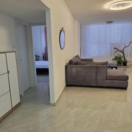GK Apartments Urban Comfort Balfour，位于巴特亚姆的酒店