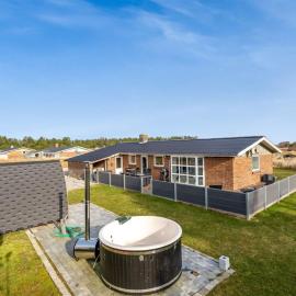 Holiday Home Sissan - 900m from the sea by Interhome，位于灵克宾的酒店