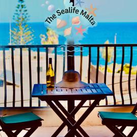 The Sealife Malta 2 BR Seaview Condo Marsaskala，位于马尔萨斯卡拉的酒店
