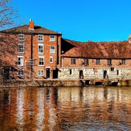The Old Mill Hotel，位于索尔兹伯里的酒店