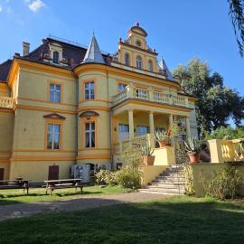 Pałac Makowice，位于西维德尼察的酒店