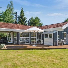 Holiday Home Rixa - 525m from the sea by Interhome，位于斯劳厄尔瑟的酒店
