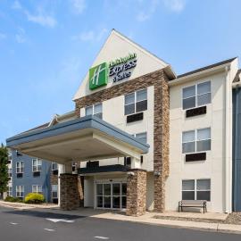 Holiday Inn Express & Suites Wyomissing by IHG，位于West Reading的酒店