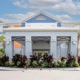 Holiday Inn Express Hotel & Suites Charleston - Northwoods by IHG,位于查尔斯顿的酒店