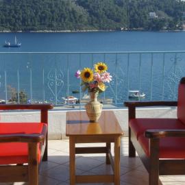 Agnàntema Portside Stays Skiathos，位于斯基亚索斯镇的酒店