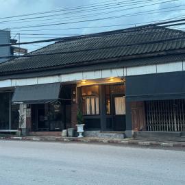 Charoen Hostel，位于尖竹汶的酒店