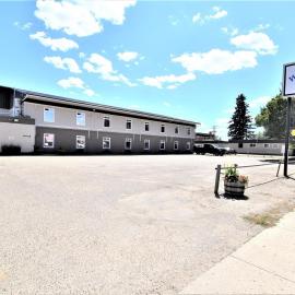 Willowbend Hotel，位于Maple Creek的酒店