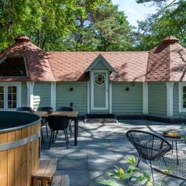 Prachtige 4p wellness Kota in bos met Sauna en Hottub，位于迪弗尔的酒店