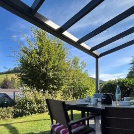 Schöne Aussicht Sauerland - kühle Wohnung - Familienurlaub mit Hund，位于施马伦贝格的酒店