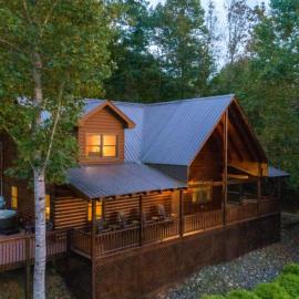 Bear Cove Cabin，位于惠提尔的酒店
