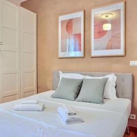 Alloggio Confortevole a Vimercate - Wi-Fi e Parcheggio Inclusi，位于维梅尔卡泰的酒店