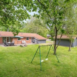 Holiday Home Bosi - 28km from the sea by Interhome，位于措夫特隆的酒店