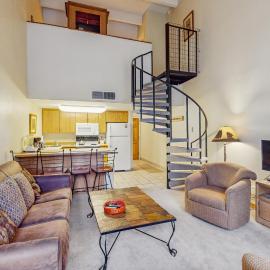 Summit House East 112，位于铜山的酒店