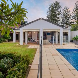 Henley Beach House - Luxury by the Sea