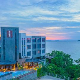 Yeonhwamoon Hotel Byeonsan，位于扶安的酒店