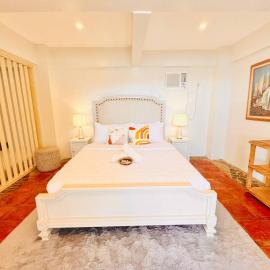 Vida Pacifica Resort & Hotel by RedDoorz，位于马比尼的酒店