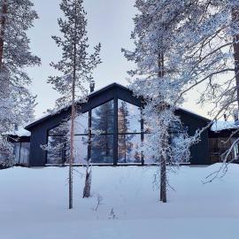 Villa Arctic Trail B - Lapland Escape with Outdoor Hot Tub & Ylläs Ski Passes，位于阿卡斯洛姆波罗的酒店
