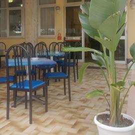 Hotel Holiday Garnì - Pet Friendly，位于朱利亚诺瓦的酒店