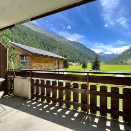 Panorama apartment for 2 near Zermatt with parking!，位于塔什的酒店