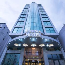 Palms Hotel，位于卡特勒博尔纳的酒店