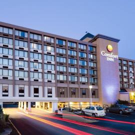 Comfort Inn & Suites Event Center，位于德梅因的酒店