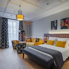 Hôtel des XII Apôtres & de la Clé des Champs，位于孔特雷克塞维尔的酒店