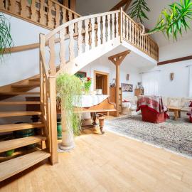 Idyllisches Ferienhaus, Pool & Badeteich nahe Wien，位于盖布利茨的酒店