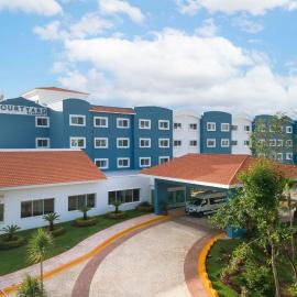 Courtyard by Marriott Cancun Airport，位于坎昆的酒店