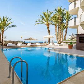 Ramada Resort by Wyndham Puerto de Mazarron，位于马萨龙港的酒店
