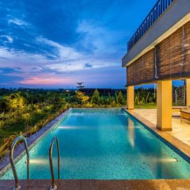 StayVista at Evaarah with Bonfire, Pool，位于海得拉巴的酒店