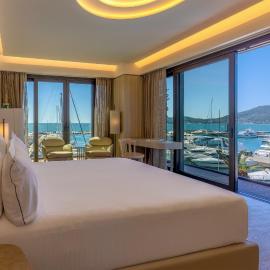 Porto Lotti Suite Hotel，位于斯培西亚的酒店